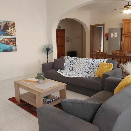 Nr41 Holiday Apartment - Close To Village Centre, Promenade, Shops & Restaurants Marsaxlokk Exterior photo